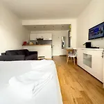 Parisian Studio Arc Triomphe